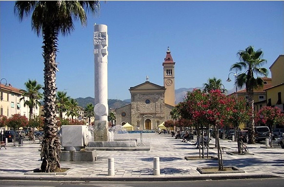 piazza marina di carrara